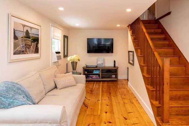 181 Circuit Avenue, Oak Bluffs, MA 02557