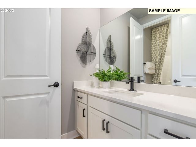 420 W IVY St, Washougal, WA 98671