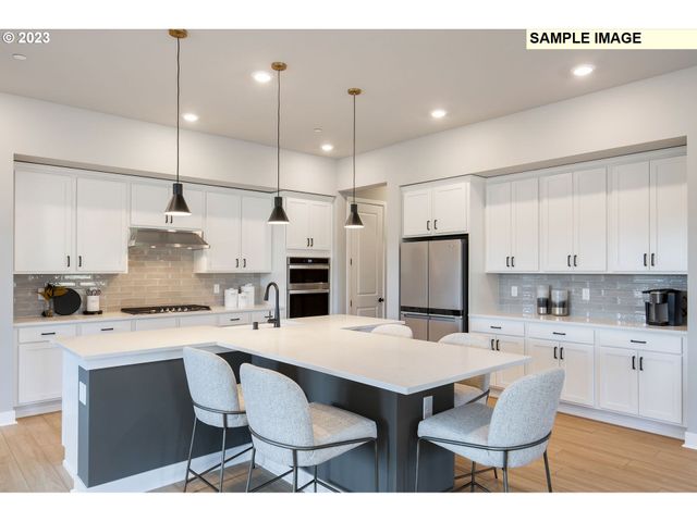 420 W IVY St, Washougal, WA 98671