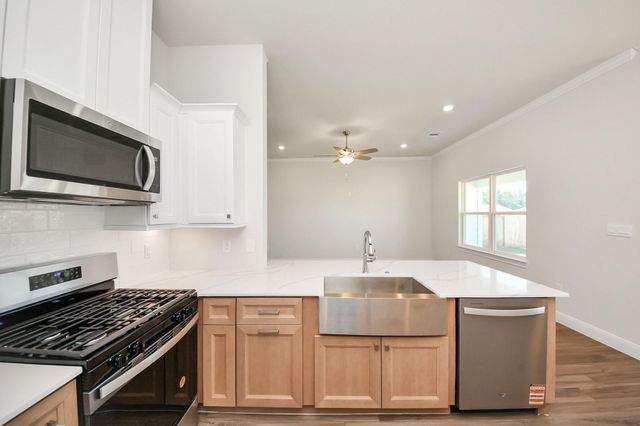 10310 Cabo Del Sol Lane, Cleveland, TX 77327