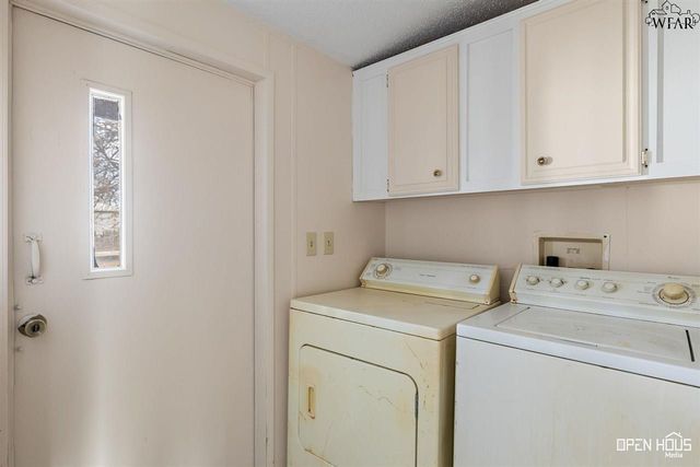 205 W 1ST STREET, Burkburnett, TX 76354