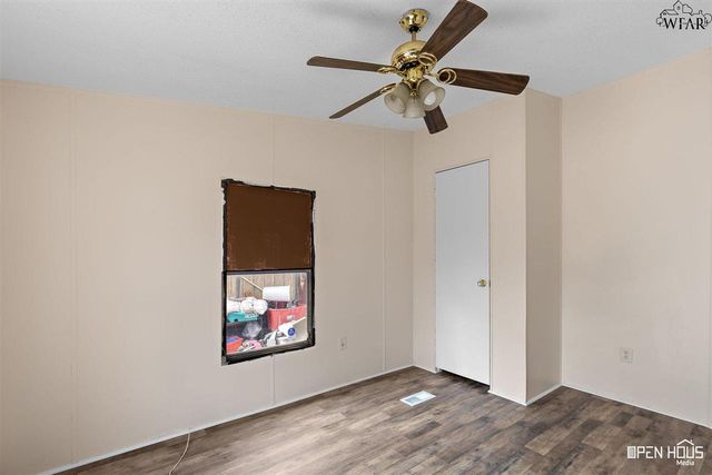 205 W 1ST STREET, Burkburnett, TX 76354