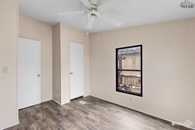 205 W 1ST STREET, Burkburnett, TX 76354