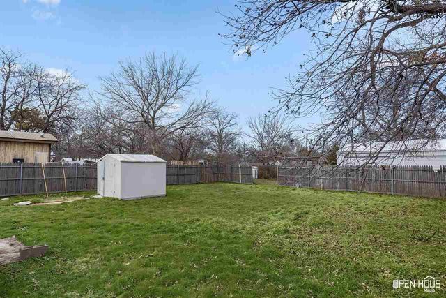 205 W 1ST STREET, Burkburnett, TX 76354