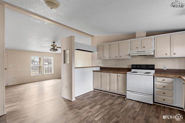 205 W 1ST STREET, Burkburnett, TX 76354