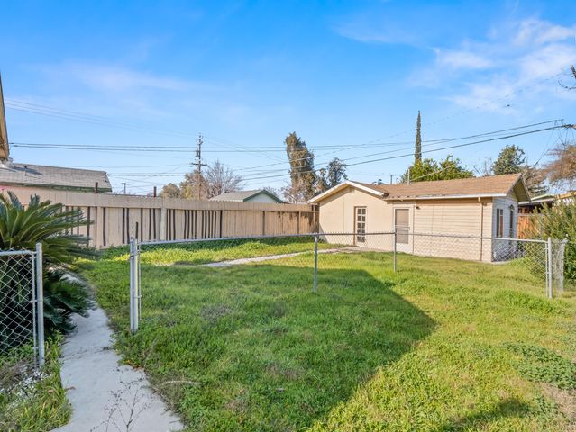 1315 E Fountain Way, Fresno, CA 93704