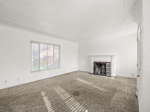 1315 E Fountain Way, Fresno, CA 93704