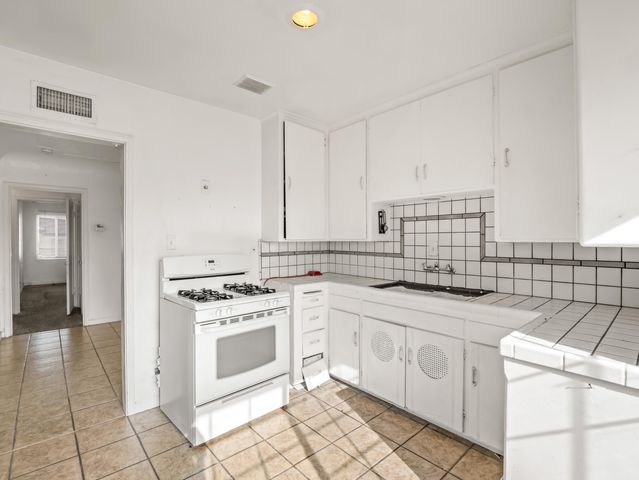 1315 E Fountain Way, Fresno, CA 93704