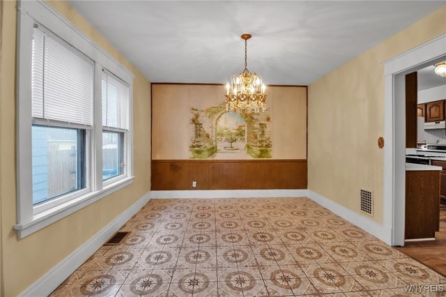 98 Taunton Place, Buffalo, NY 14216