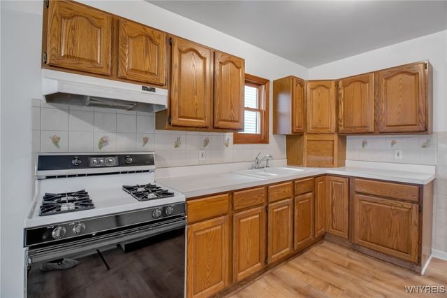 98 Taunton Place, Buffalo, NY 14216