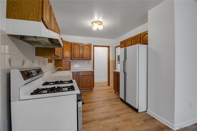 98 Taunton Place, Buffalo, NY 14216