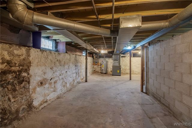 98 Taunton Place, Buffalo, NY 14216