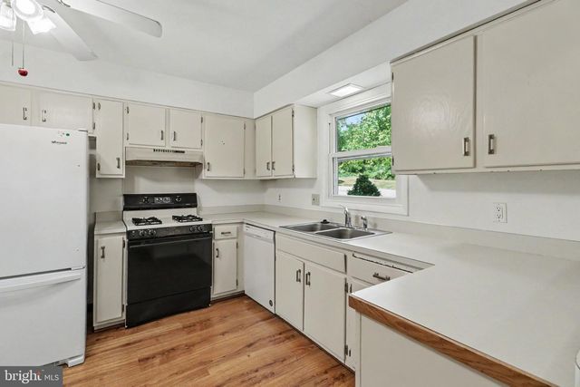3 DARTMOUTH CT, Mechanicsburg, PA 17055