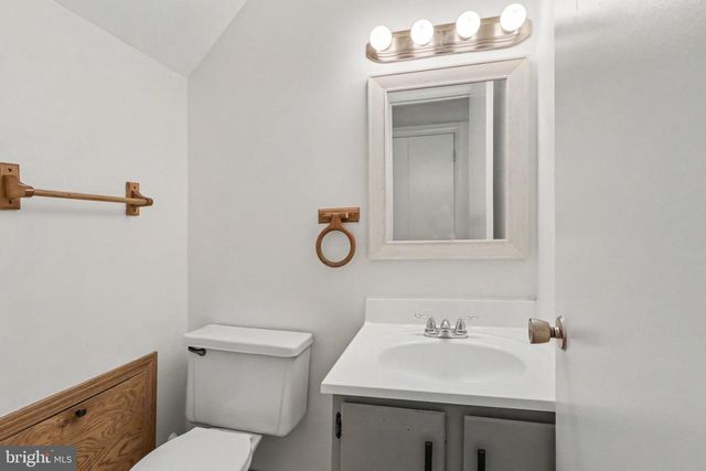 3 DARTMOUTH CT, Mechanicsburg, PA 17055