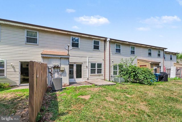 3 DARTMOUTH CT, Mechanicsburg, PA 17055
