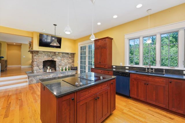 662 Hurricane Road, Keene, NH 03431