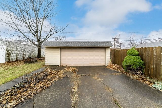 5224 W 48th Street, Parma, OH 44134