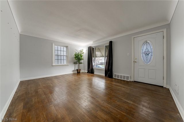 5224 W 48th Street, Parma, OH 44134