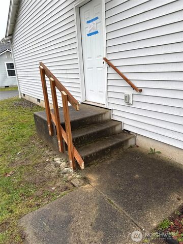 4925 41st Lane SE, Lacey, WA 98503