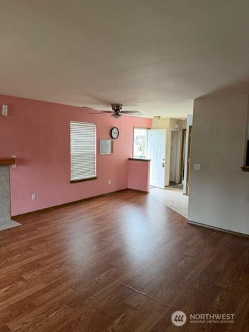 4925 41st Lane SE, Lacey, WA 98503