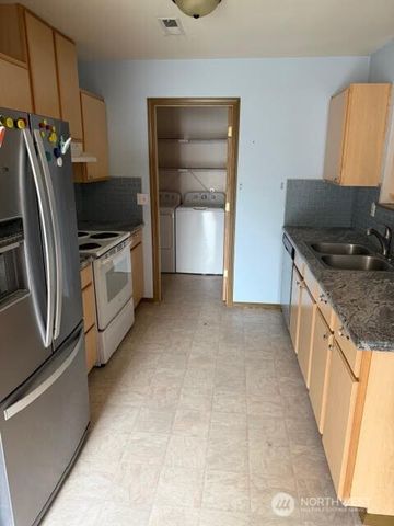 4925 41st Lane SE, Lacey, WA 98503