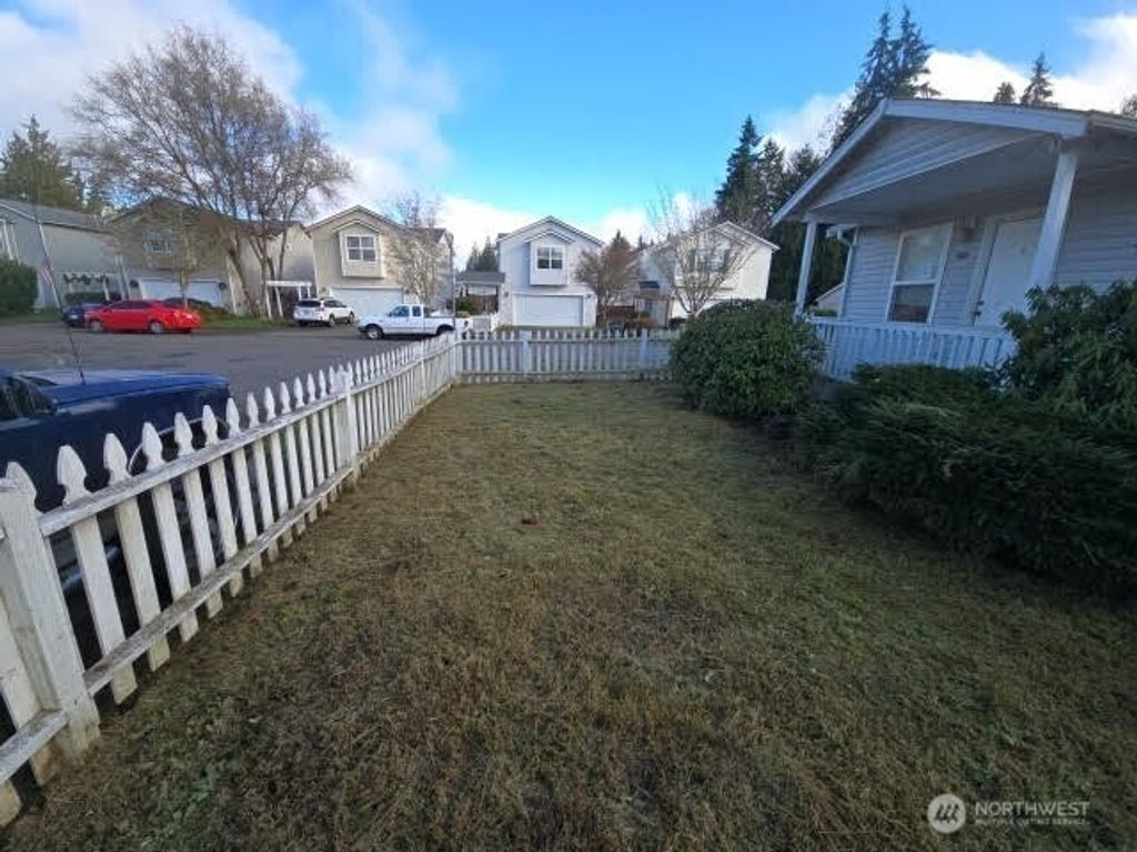 4925 41st Lane SE, Lacey, WA 98503