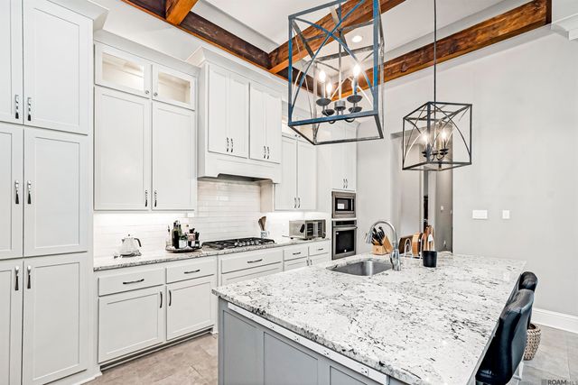 37464 Cypress Hollow Ave, Prairieville, LA 70769