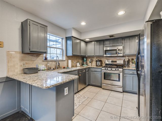 11606 N 109th East Place, Collinsville, OK 74021