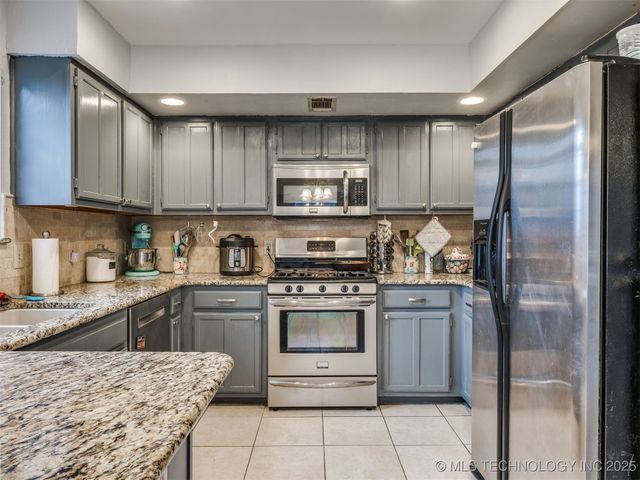 11606 N 109th East Place, Collinsville, OK 74021