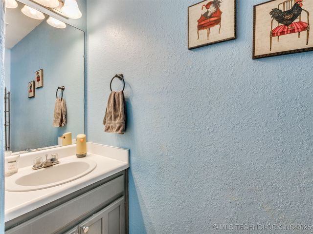 11606 N 109th East Place, Collinsville, OK 74021