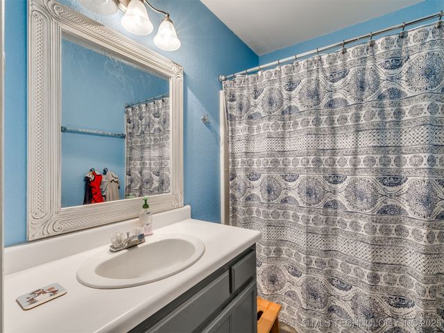 11606 N 109th East Place, Collinsville, OK 74021