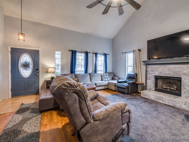 11606 N 109th East Place, Collinsville, OK 74021