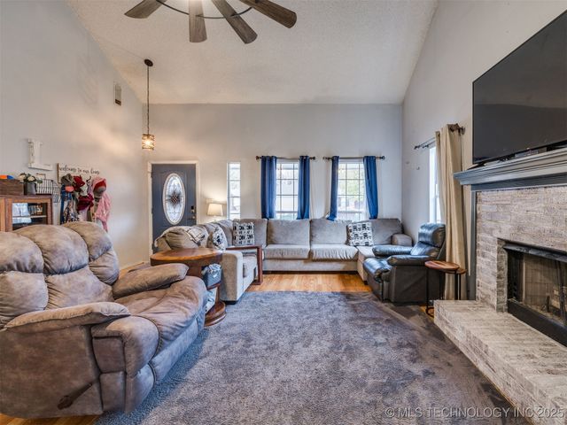 11606 N 109th East Place, Collinsville, OK 74021