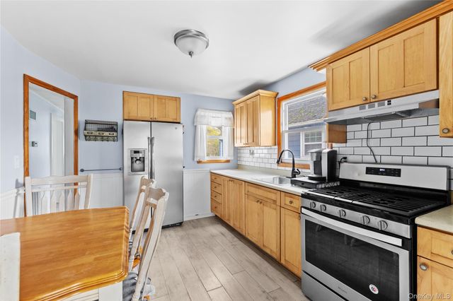 14 7th Street, Wading River, NY 11792