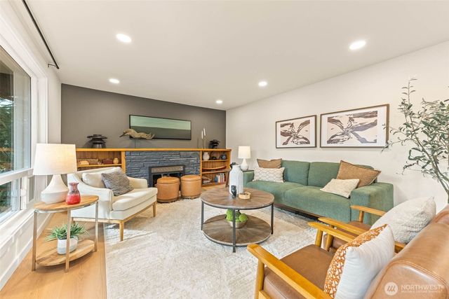 2604 NE 82nd Street, Seattle, WA 98115