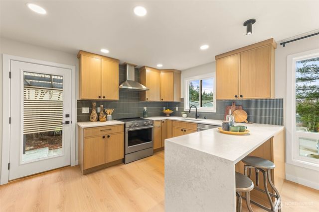 2604 NE 82nd Street, Seattle, WA 98115