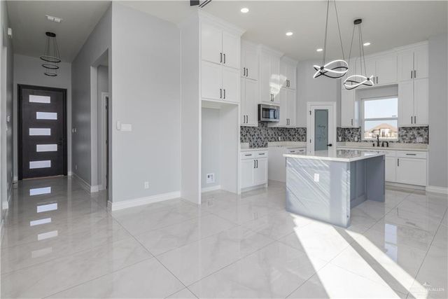 3560 Las Brisas Street, Edinburg, TX 78542