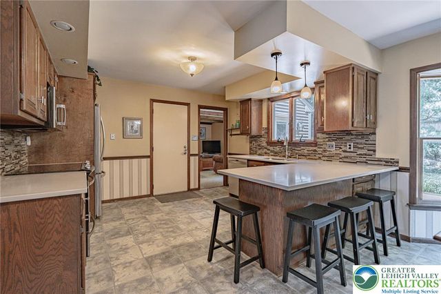 4855 Meadowview Drive, Lower Macungie Twp, PA 18062