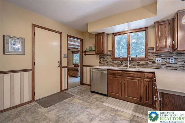 4855 Meadowview Drive, Lower Macungie Twp, PA 18062