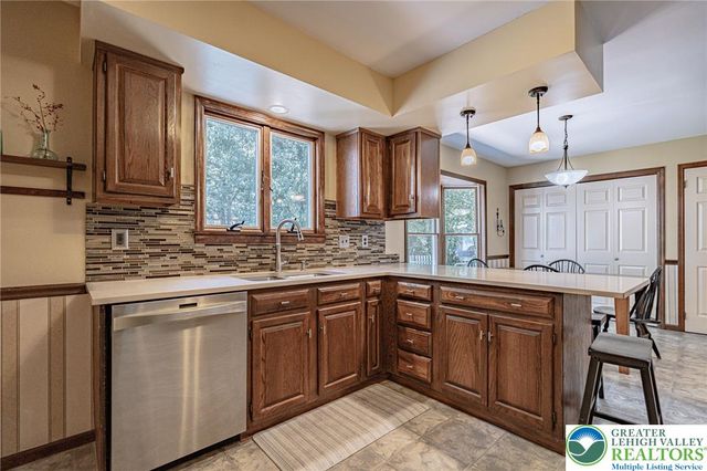4855 Meadowview Drive, Lower Macungie Twp, PA 18062