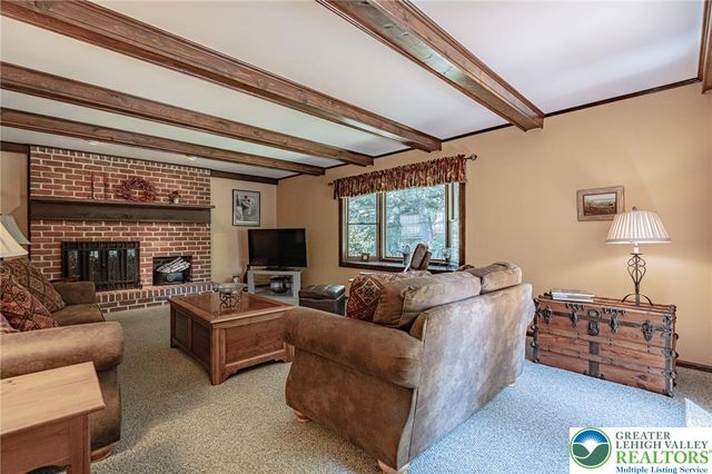 4855 Meadowview Drive, Lower Macungie Twp, PA 18062