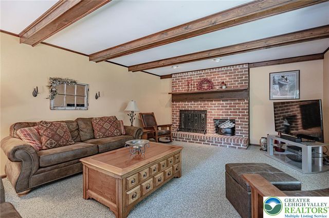 4855 Meadowview Drive, Lower Macungie Twp, PA 18062
