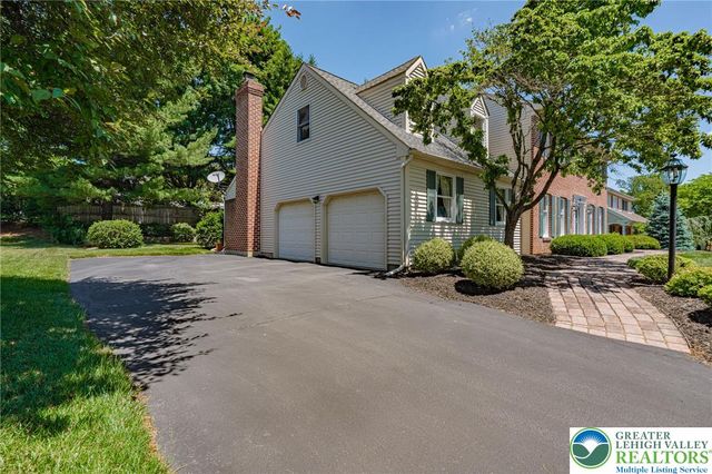 4855 Meadowview Drive, Lower Macungie Twp, PA 18062