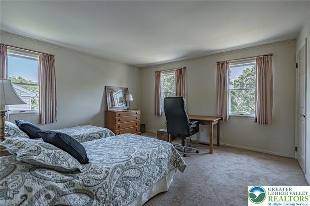 4855 Meadowview Drive, Lower Macungie Twp, PA 18062