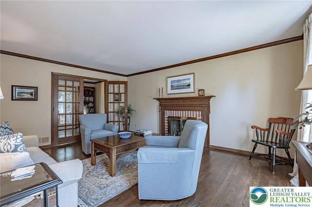 4855 Meadowview Drive, Lower Macungie Twp, PA 18062