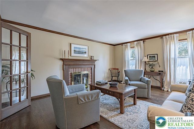 4855 Meadowview Drive, Lower Macungie Twp, PA 18062