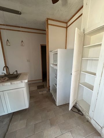 1116 Gramercy, San Antonio, TX 78201