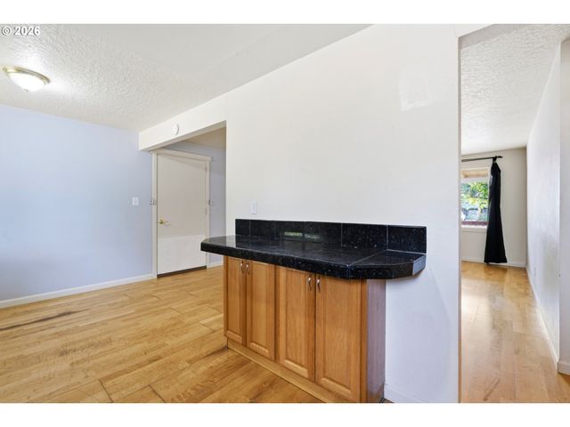 215 Ne 167TH Pl, Portland, OR 97230