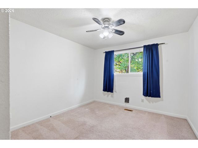 215 Ne 167TH Pl, Portland, OR 97230