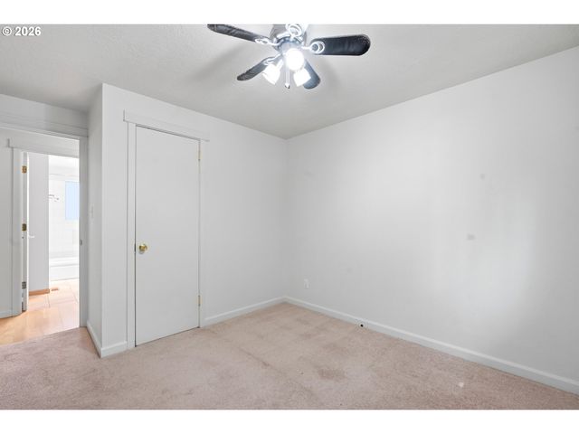 215 Ne 167TH Pl, Portland, OR 97230